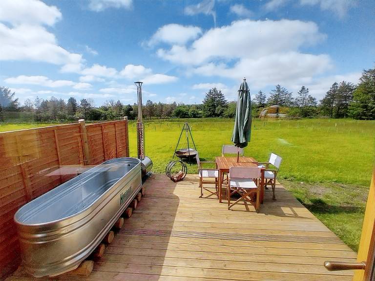 Luxury Glamping Yurts for an Outdoor Adventure in Carmarthenshire — photo 5