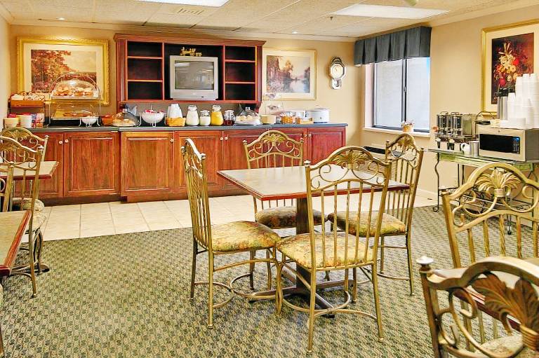 Baymont by Wyndham Corydon — photo 4