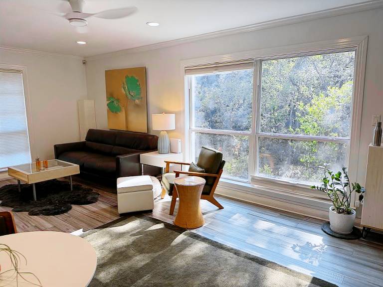 Condo with pool — photo 4
