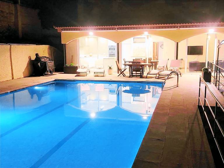 Villa with private pool, yard & grill — photo 2