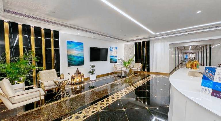 Fully equipped rental apartment with hot tub & private pool | Beach nearby | Pets allowed — photo 3