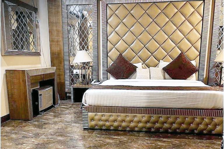 Hotel Mansarover Paradise
