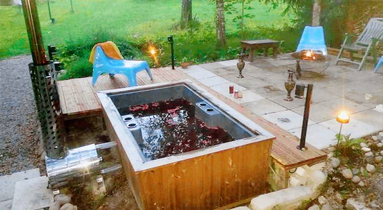 Chalet with jacuzzi — photo 4