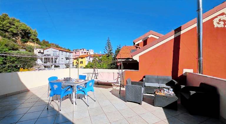 Holiday apartment with terrace | Next to the beach | Dogs allowed — photo 3