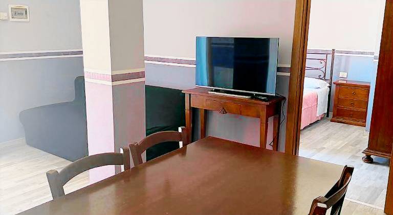 Holiday apartment with garden & pool — photo 4