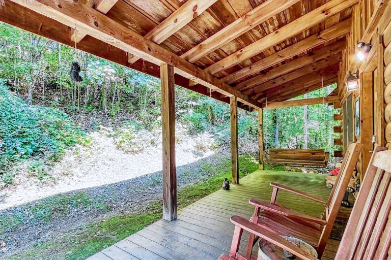 Family-friendly cabin with private pool | Pets allowed — photo 3