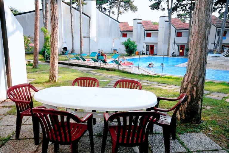 Spacious Penthouse in Residence with Pool in Bibione