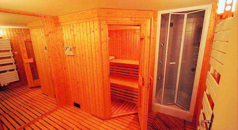 Villa with 6 rooms for 12 persons — photo 5