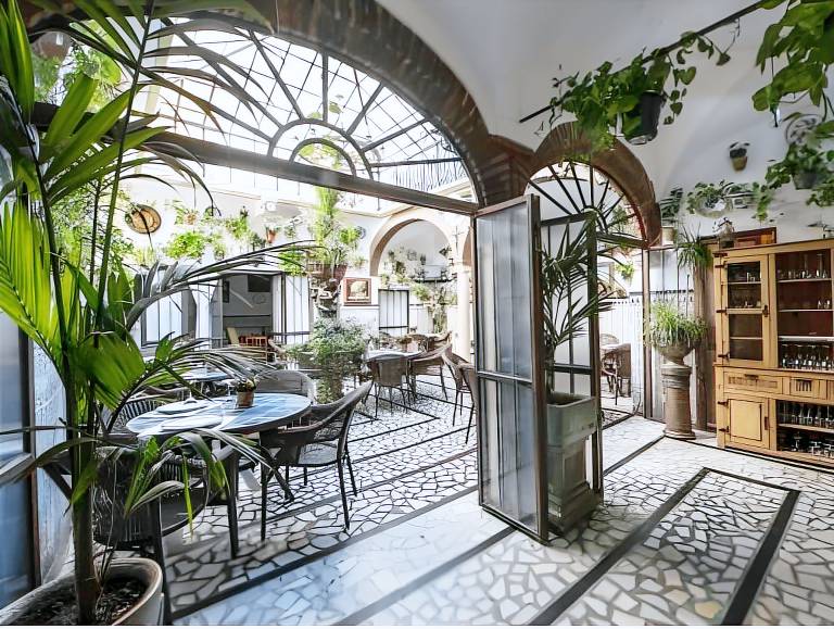 Hotel Las Palmeras by Vivere Stays — photo 3