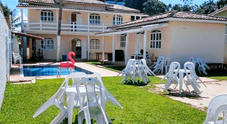 House with pool — photo 3