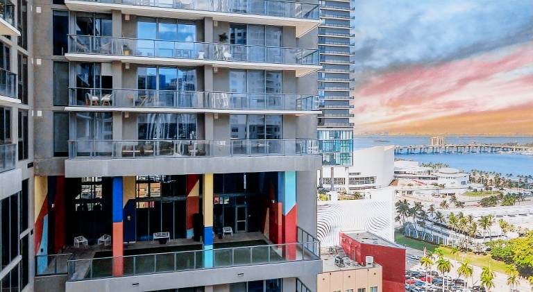 Nice holiday apartment with BBQ, pool & terrace | Near Bayside Marketplace | Pet-friendly — photo 5