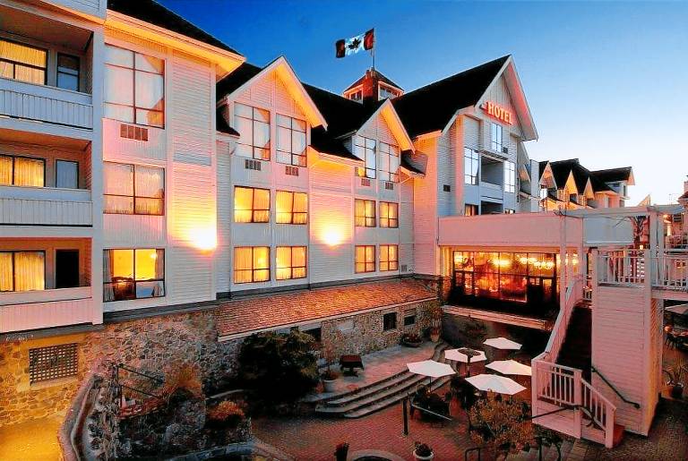 Huntingdon Manor Hotel in Victoria, BC