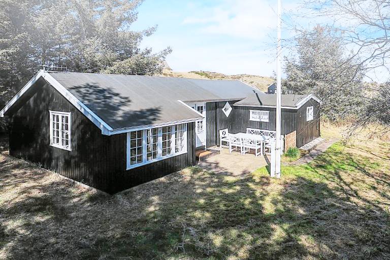 House with grill & terrace in Skagen
