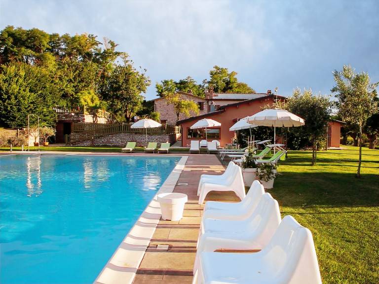Rental apartment with BBQ, patio & pool | Nature view | Pets are welcome in Urbino