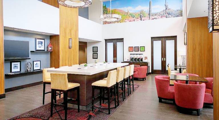 Hampton Inn & Suites by Hilton Phoenix Tempe — photo 2