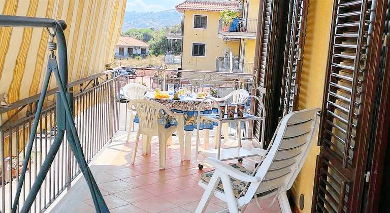 Rental apartment with 2 rooms for 4 persons in Acireale