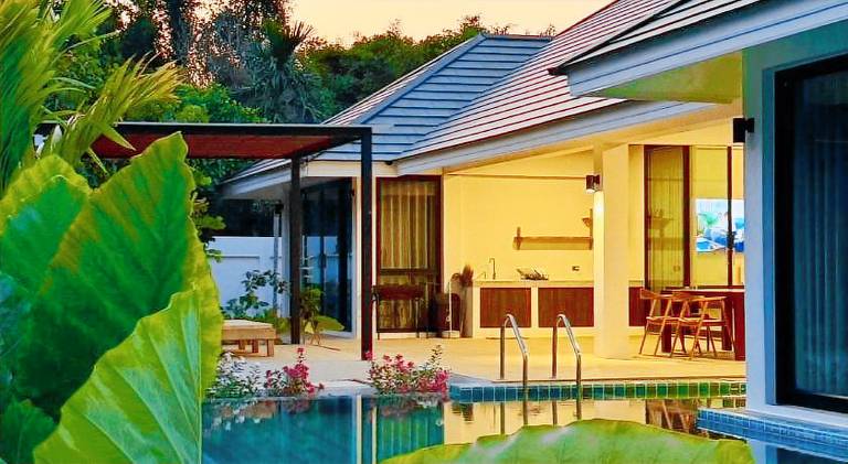 Spacious villa with terrace, yard & private pool | Suitable for remote work | Pets are welcome — photo 4