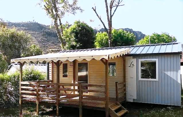 Mobile home with barbecue in Millau