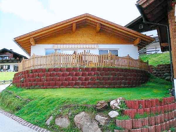 House with patio | Ski nearby | Pets allowed — photo 3