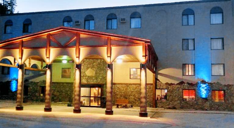 Blackstone Lodge and Suites in Deadwood, SD
