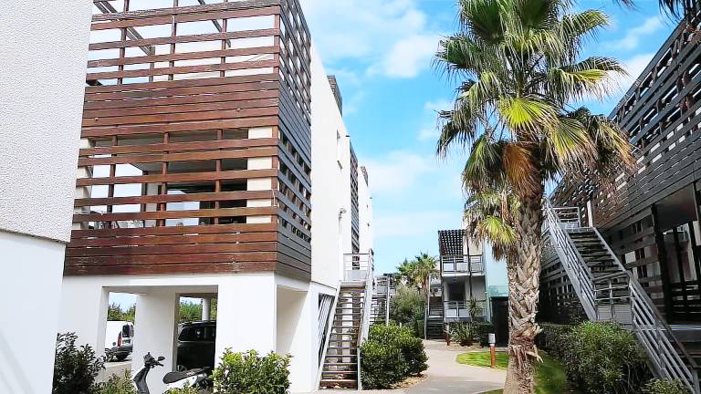 Fully equipped beautiful vacation home with patio & pool | Pets allowed — photo 2