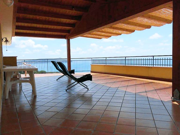 Family-friendly wonderful villa with yard | Next to the beach | Pets are welcome — photo 2