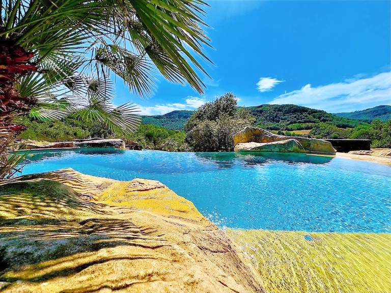 Children-friendly vacation home with garden, barbecue & private pool | Perfect for remote work | Pets are welcome in Foix