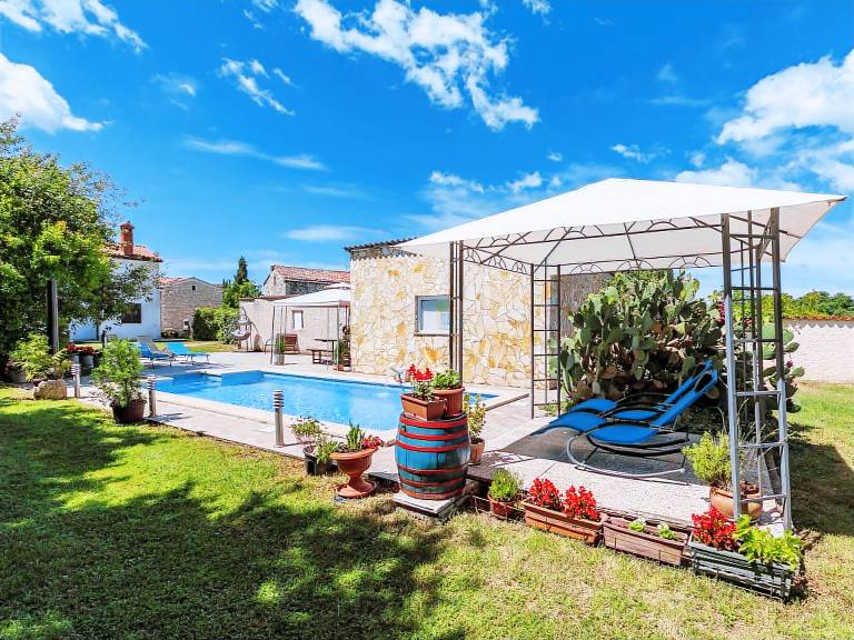 Ferienhaus Pinezići