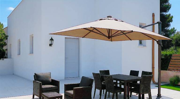 House with patio, barbecue & yard — photo 4