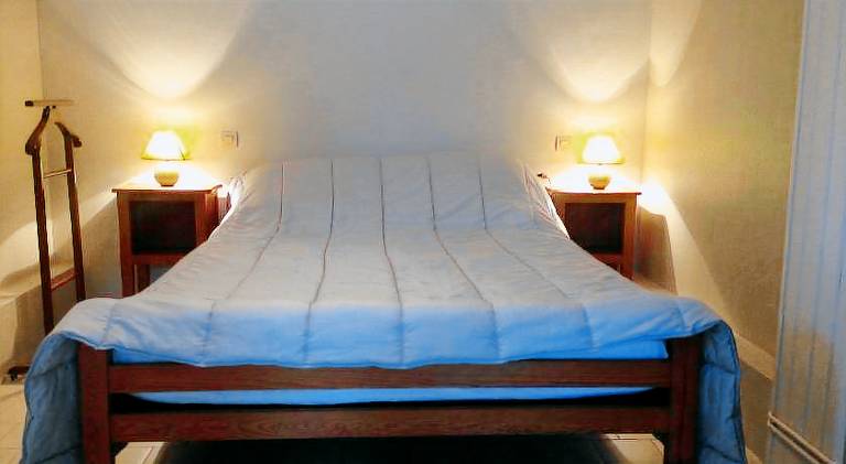Charming serviced apartment with garden & terrace | Dogs allowed in Saintes