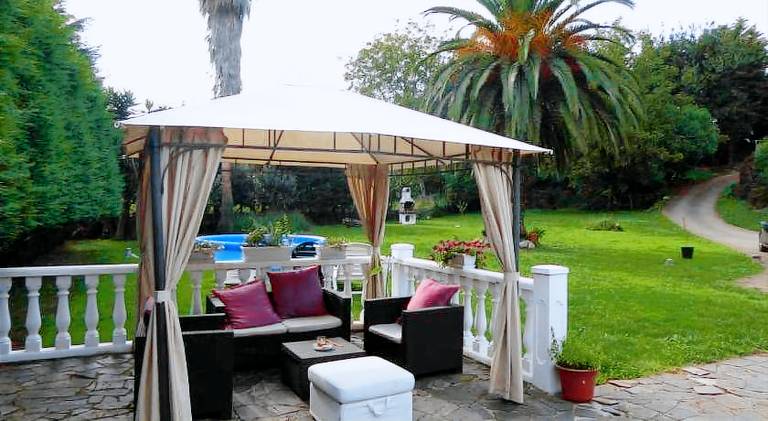 House with patio, pool & yard in Santander
