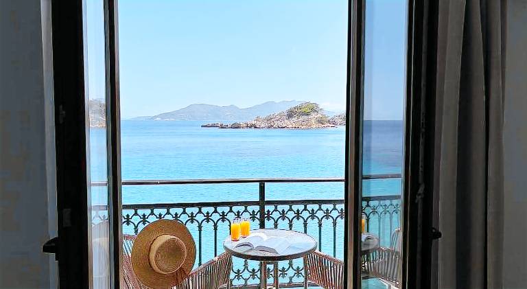 Wonderful rental apartment with patio | Beach nearby | Pet-friendly in Samos