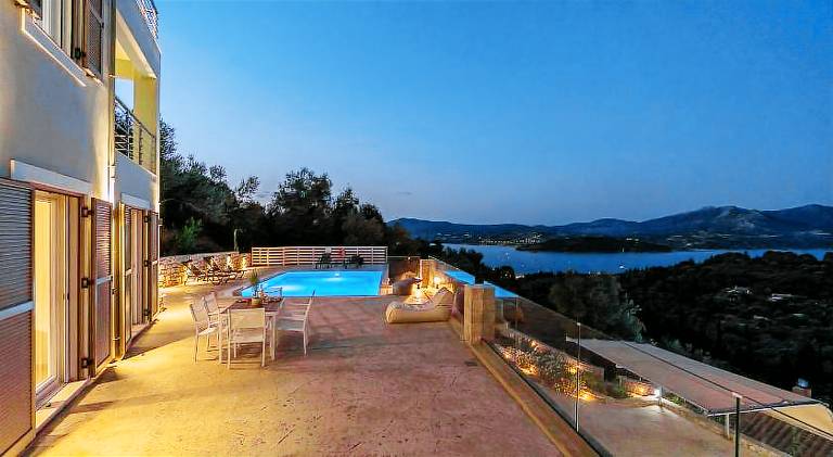 Villa with private pool, yard & terrace | Perfect for remote work | Pet-friendly — photo 3