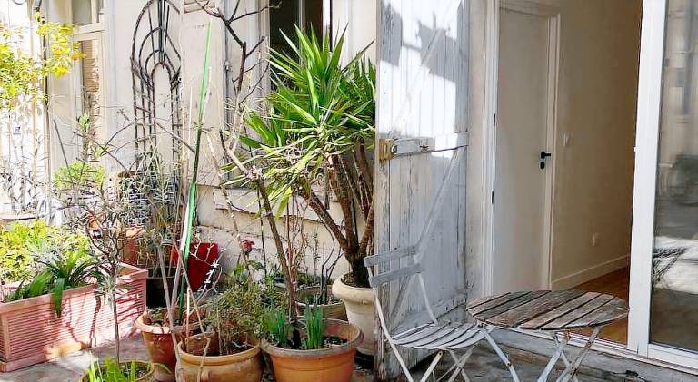 Holiday apartment with 1 room for 4 persons in Bagnolet