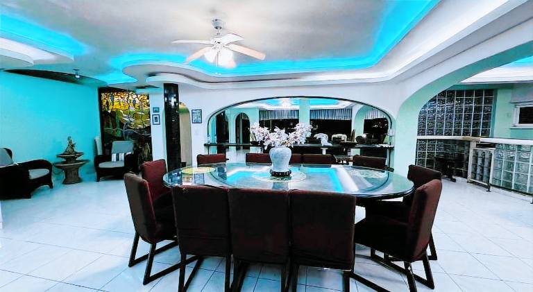 Villa with pool & jacuzzi — photo 5