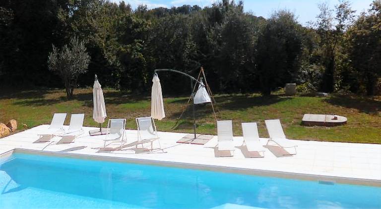 Villa with pool — photo 3