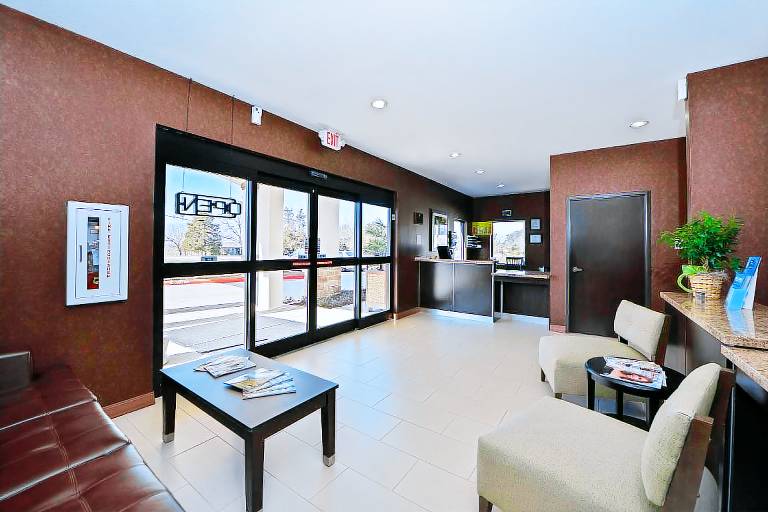 Americas Best Value Inn & Suites Cuero — photo 2