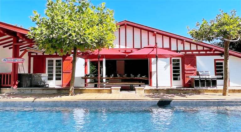 Pleasant villa with pool | Pets allowed in Biarritz