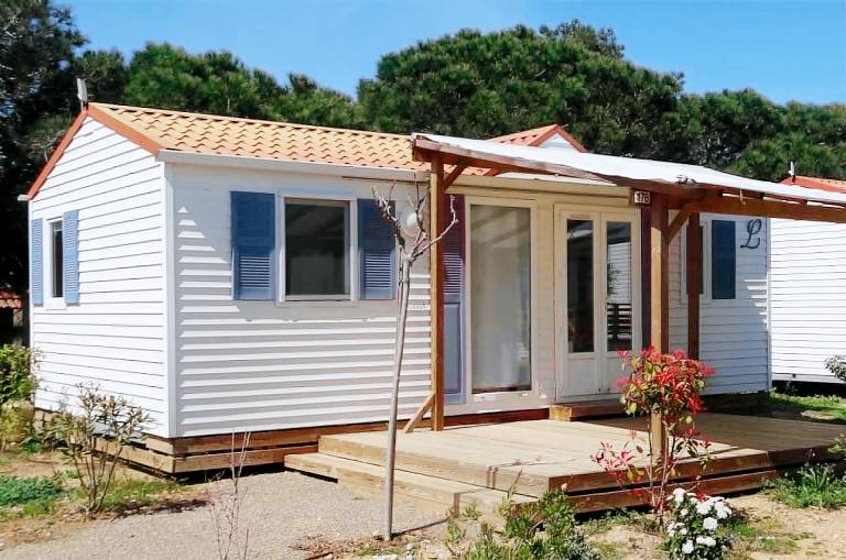 Camping suite with hot tub, barbecue & heated pool — photo 3