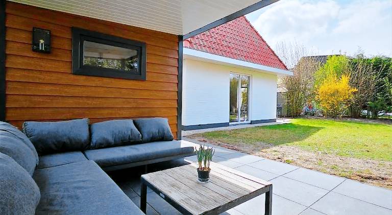 Vacation home with patio & yard — photo 4
