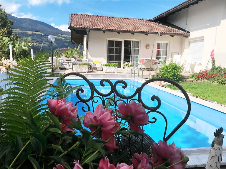 Ferienwohnung mit Pool in Gendorf, Österreich f&uuml;r max. 4 Personen