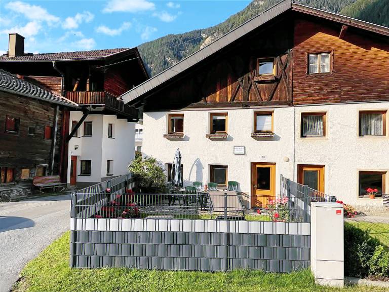 Child-friendly wonderful house with garden & barbecue | Garden view | Suitable for remote work | Dogs allowed — photo 2