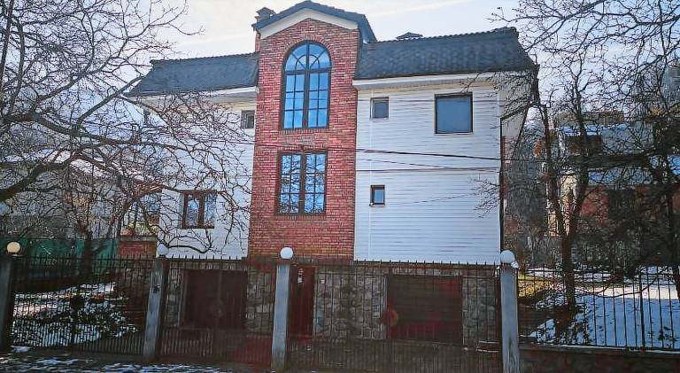 Apartment with yard in Sofia
