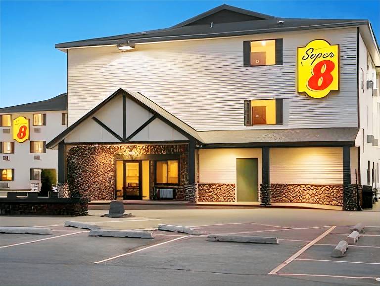 Super 8 By Wyndham Coeur D'Alene in Coeur d'Alene, ID