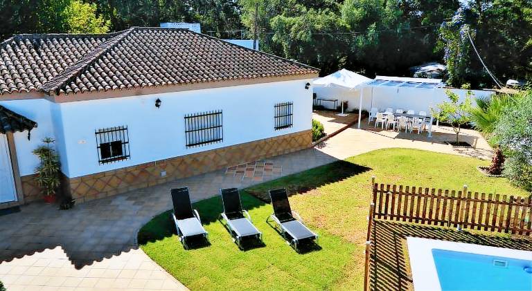 Vacation home with private pool, yard & terrace | Good for workation | Dogs allowed — photo 4