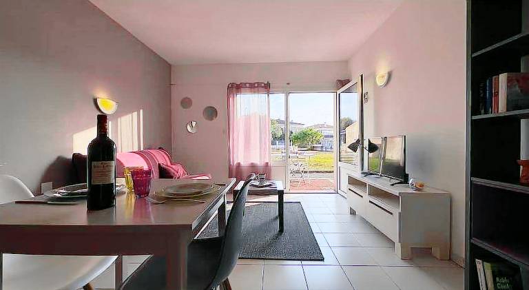 Apartment with 1 room for 2 persons in Angoulins