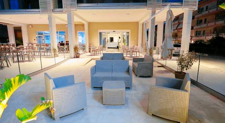Hotel Petite Fleur - Alba Adriatica — photo 3