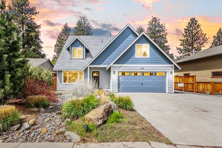 Walk to Old Mill/River Fire pit Bikes Bonus Area Dog Friendly in Bend, OR