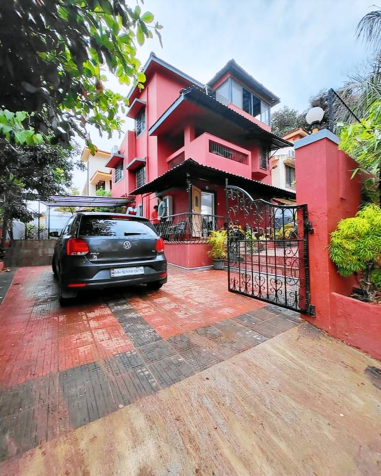 Villa with barbecue, pool & yard — photo 3