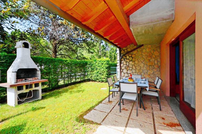 Pleasant house with garden, pool & terrace | Pets are welcome — photo 2